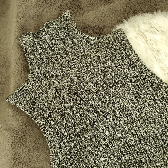 3/$15 Gray midi sleeveless turtleneck dress Medium - Picture 8 of 8